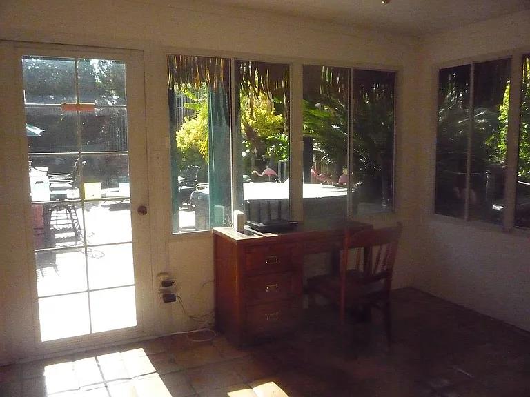 Detail Gallery Image 17 of 19 For 22942 Crespi St, Woodland Hills,  CA 91364 - 7 Beds | 5 Baths