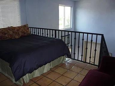 Detail Gallery Image 4 of 19 For 22942 Crespi St, Woodland Hills,  CA 91364 - 7 Beds | 5 Baths