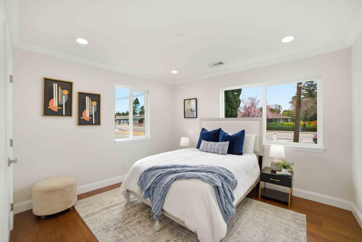 Detail Gallery Image 11 of 41 For 552 Borregas Ave, Sunnyvale,  CA 94085 - 5 Beds | 3 Baths