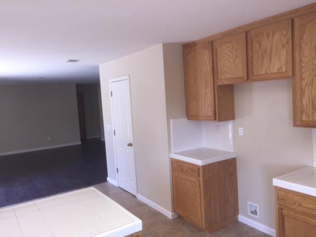 Detail Gallery Image 4 of 11 For 2290 Ventana Ct, Hollister,  CA 95023 - 5 Beds | 3 Baths