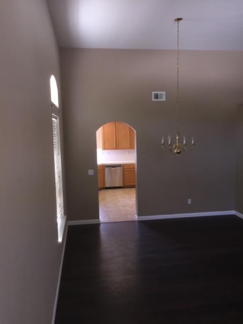 Detail Gallery Image 5 of 11 For 2290 Ventana Ct, Hollister,  CA 95023 - 5 Beds | 3 Baths