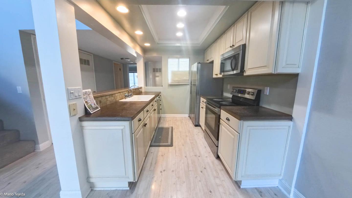 Detail Gallery Image 3 of 10 For 2607 Willowbrook Ln #58,  Aptos,  CA 95003 - 2 Beds | 1 Baths