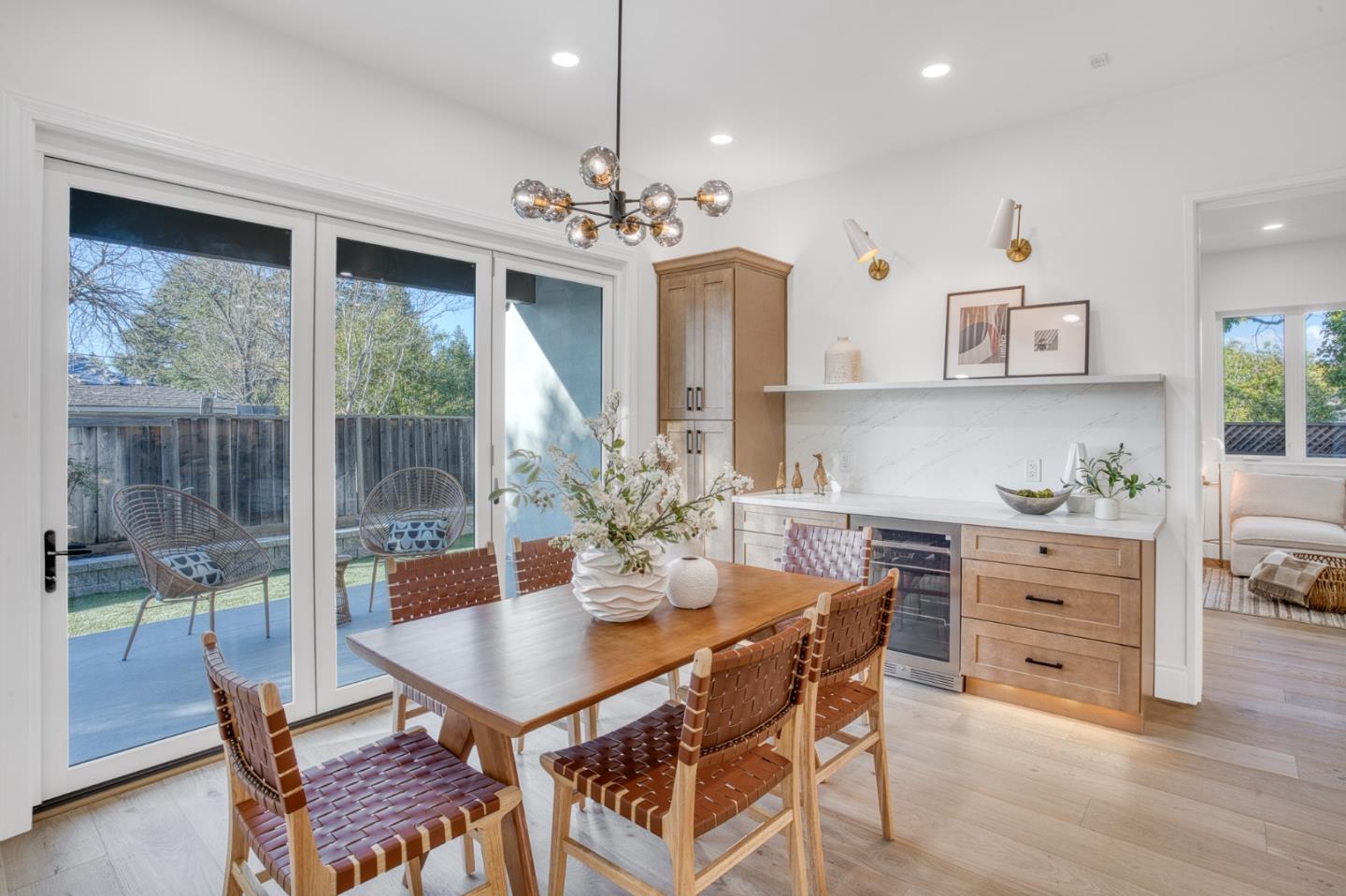 Detail Gallery Image 16 of 73 For 1006 Judson Dr, Mountain View,  CA 94040 - 6 Beds | 5 Baths