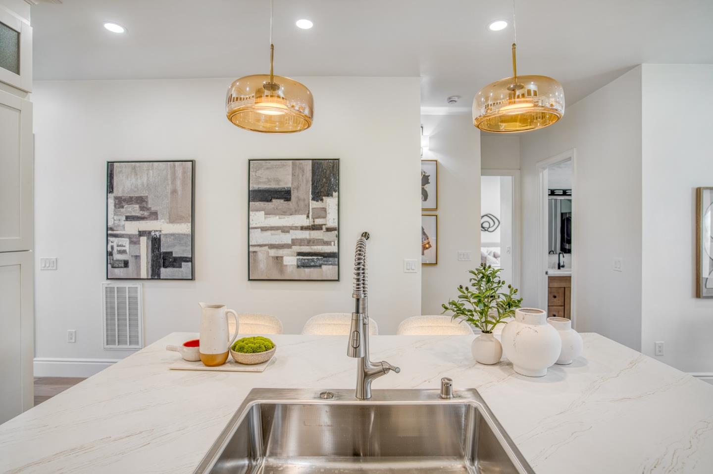 Detail Gallery Image 18 of 73 For 1006 Judson Dr, Mountain View,  CA 94040 - 6 Beds | 5 Baths