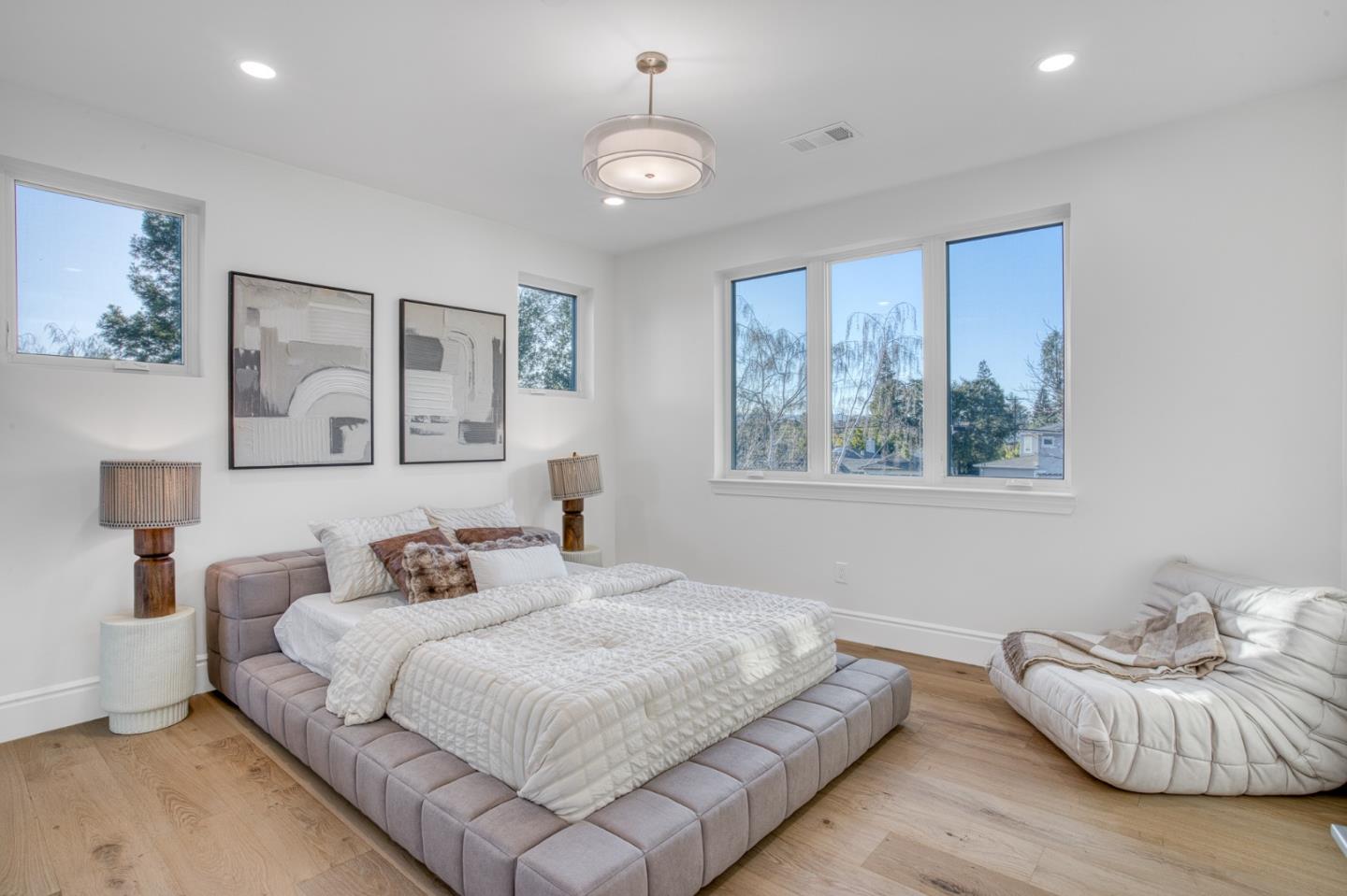 Detail Gallery Image 20 of 73 For 1006 Judson Dr, Mountain View,  CA 94040 - 6 Beds | 5 Baths