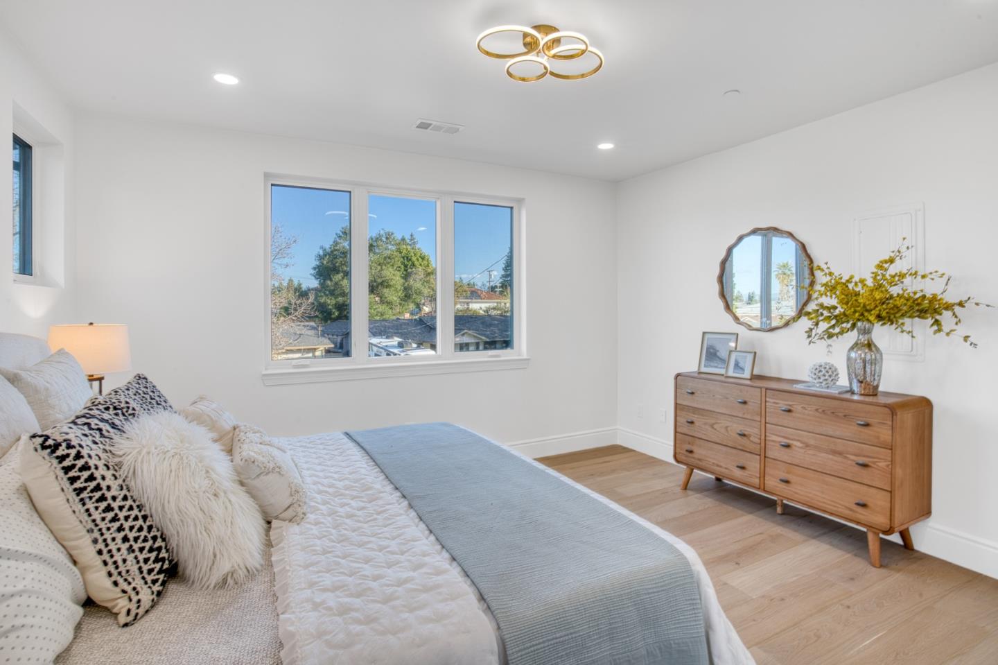 Detail Gallery Image 29 of 73 For 1006 Judson Dr, Mountain View,  CA 94040 - 6 Beds | 5 Baths