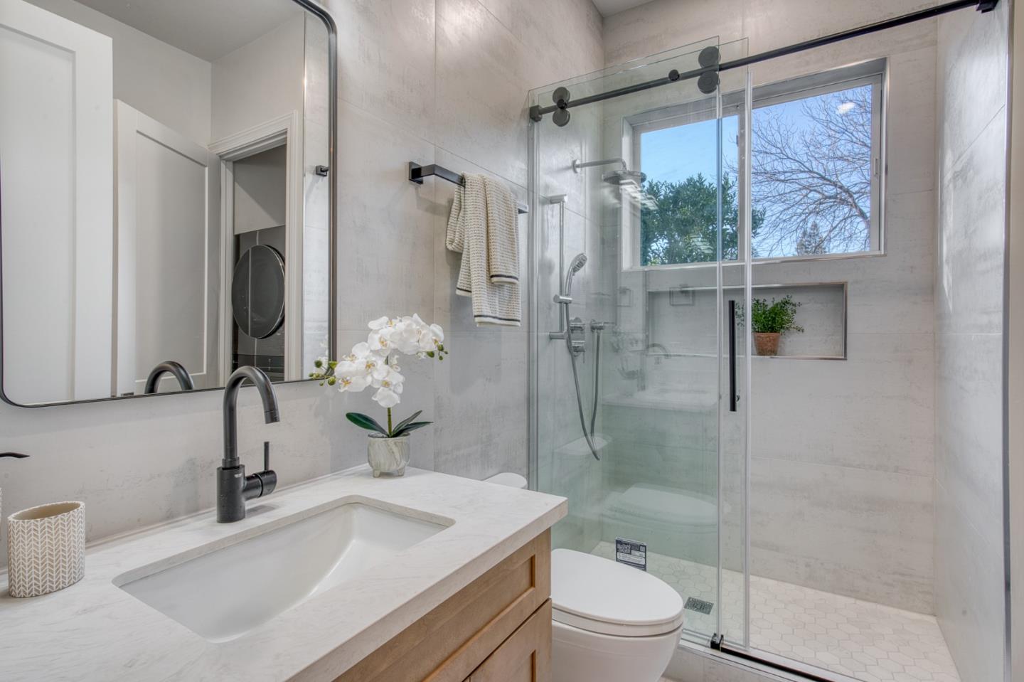 Detail Gallery Image 38 of 73 For 1006 Judson Dr, Mountain View,  CA 94040 - 6 Beds | 5 Baths