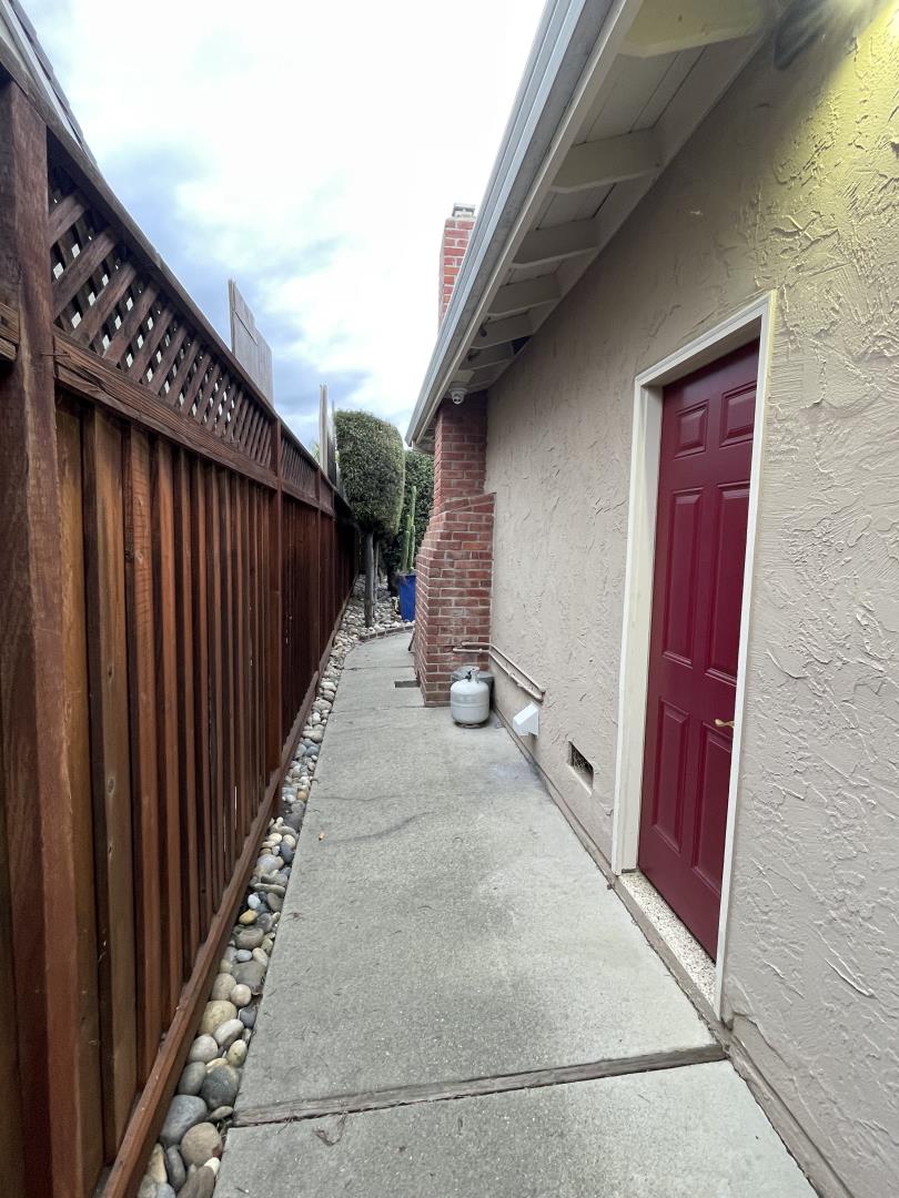 Detail Gallery Image 15 of 21 For 1079 Drexel Way, San Jose,  CA 95121 - 3 Beds | 2 Baths