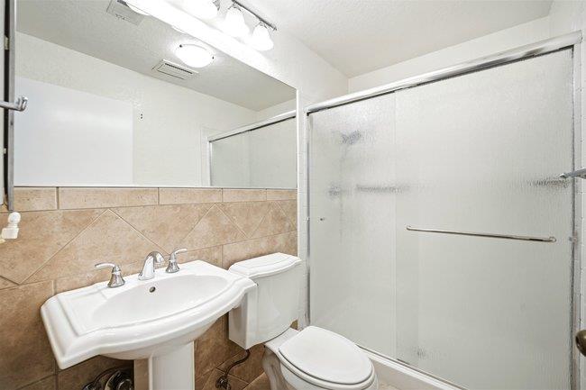 Detail Gallery Image 17 of 24 For 1067 Padre Dr #2,  Salinas,  CA 93901 - 2 Beds | 2 Baths