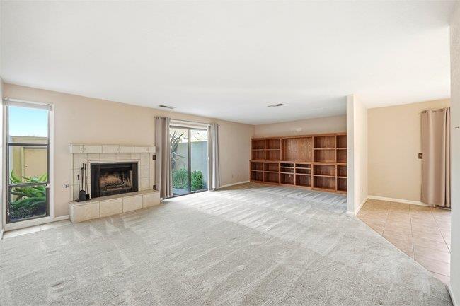 Detail Gallery Image 4 of 24 For 1067 Padre Dr #2,  Salinas,  CA 93901 - 2 Beds | 2 Baths