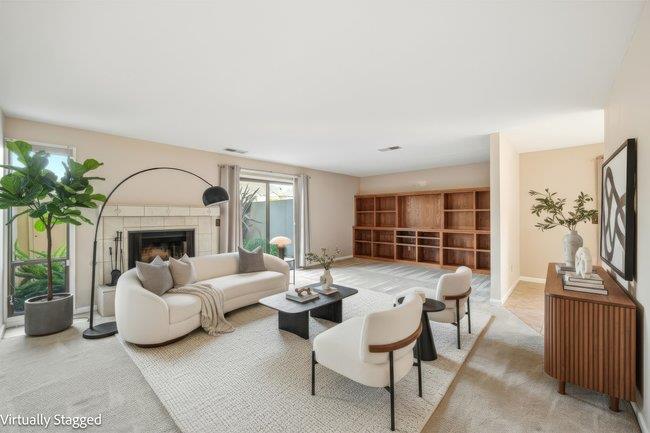 Detail Gallery Image 5 of 24 For 1067 Padre Dr #2,  Salinas,  CA 93901 - 2 Beds | 2 Baths