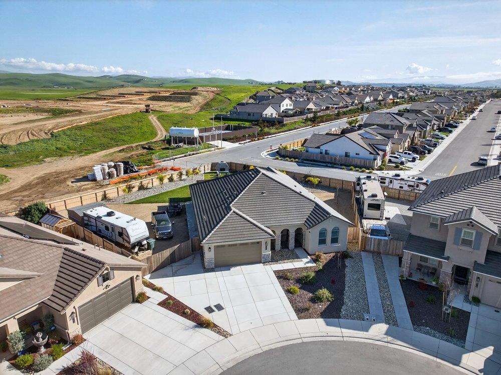 Detail Gallery Image 51 of 70 For 989 Pismo Ct, Hollister,  CA 95023 - 3 Beds | 3 Baths