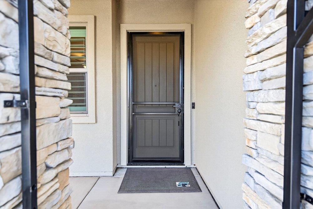 Detail Gallery Image 7 of 70 For 989 Pismo Ct, Hollister,  CA 95023 - 3 Beds | 3 Baths