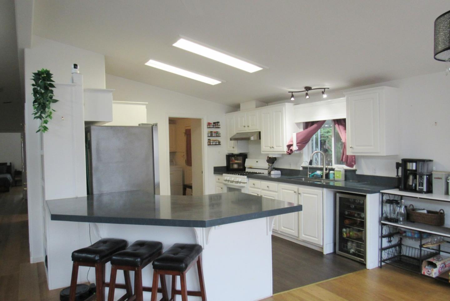 Detail Gallery Image 5 of 27 For 1220 Vienna Dr #510,  Sunnyvale,  CA 94089 - 3 Beds | 2 Baths