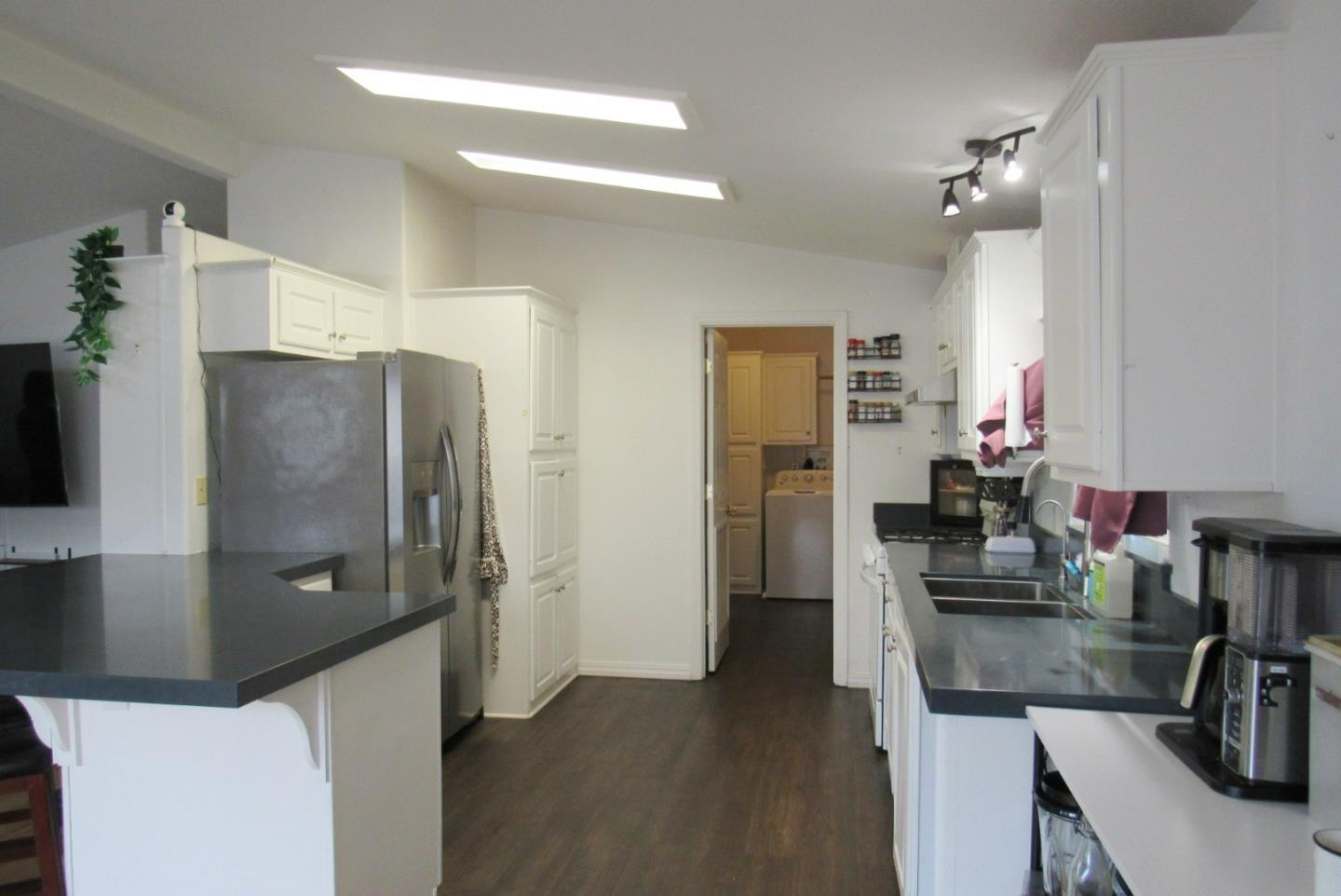 Detail Gallery Image 6 of 27 For 1220 Vienna Dr #510,  Sunnyvale,  CA 94089 - 3 Beds | 2 Baths