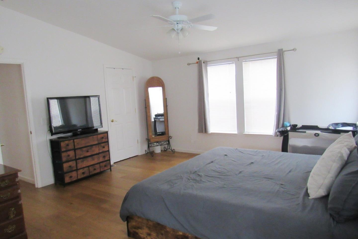 Detail Gallery Image 7 of 27 For 1220 Vienna Dr #510,  Sunnyvale,  CA 94089 - 3 Beds | 2 Baths