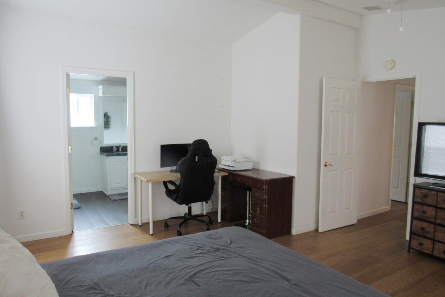 Detail Gallery Image 9 of 27 For 1220 Vienna Dr #510,  Sunnyvale,  CA 94089 - 3 Beds | 2 Baths