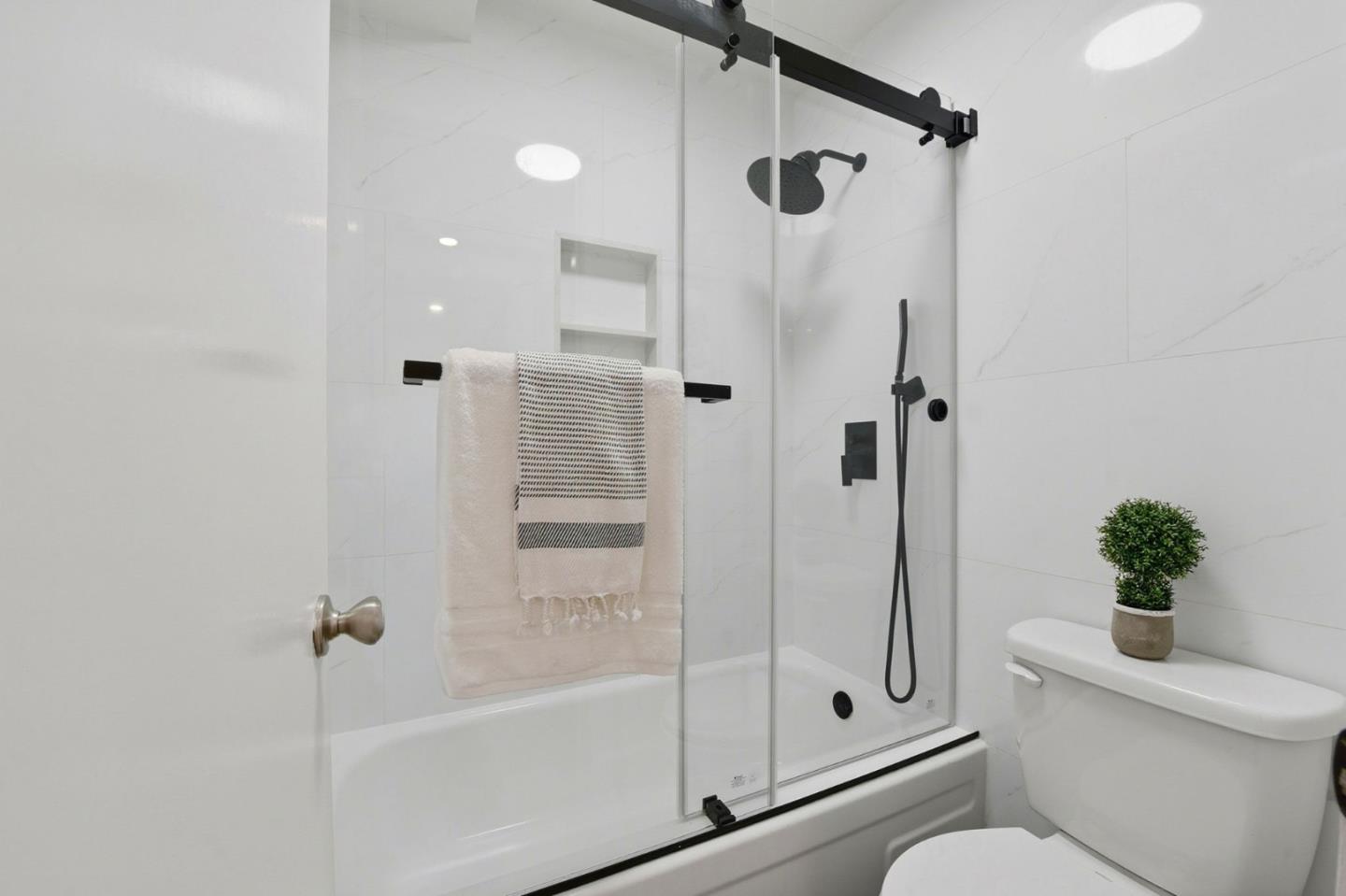 Photo #10: ML82035085 Listing: Photo #10