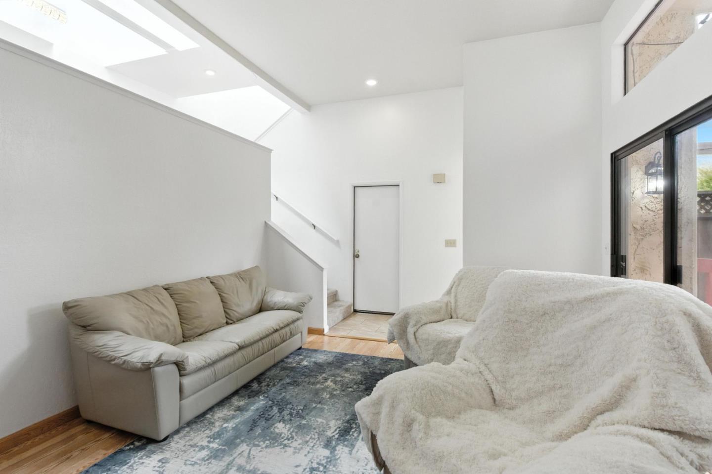 Detail Gallery Image 6 of 26 For 6247 Cabot Ct, Aptos,  CA 95003 - 3 Beds | 3 Baths