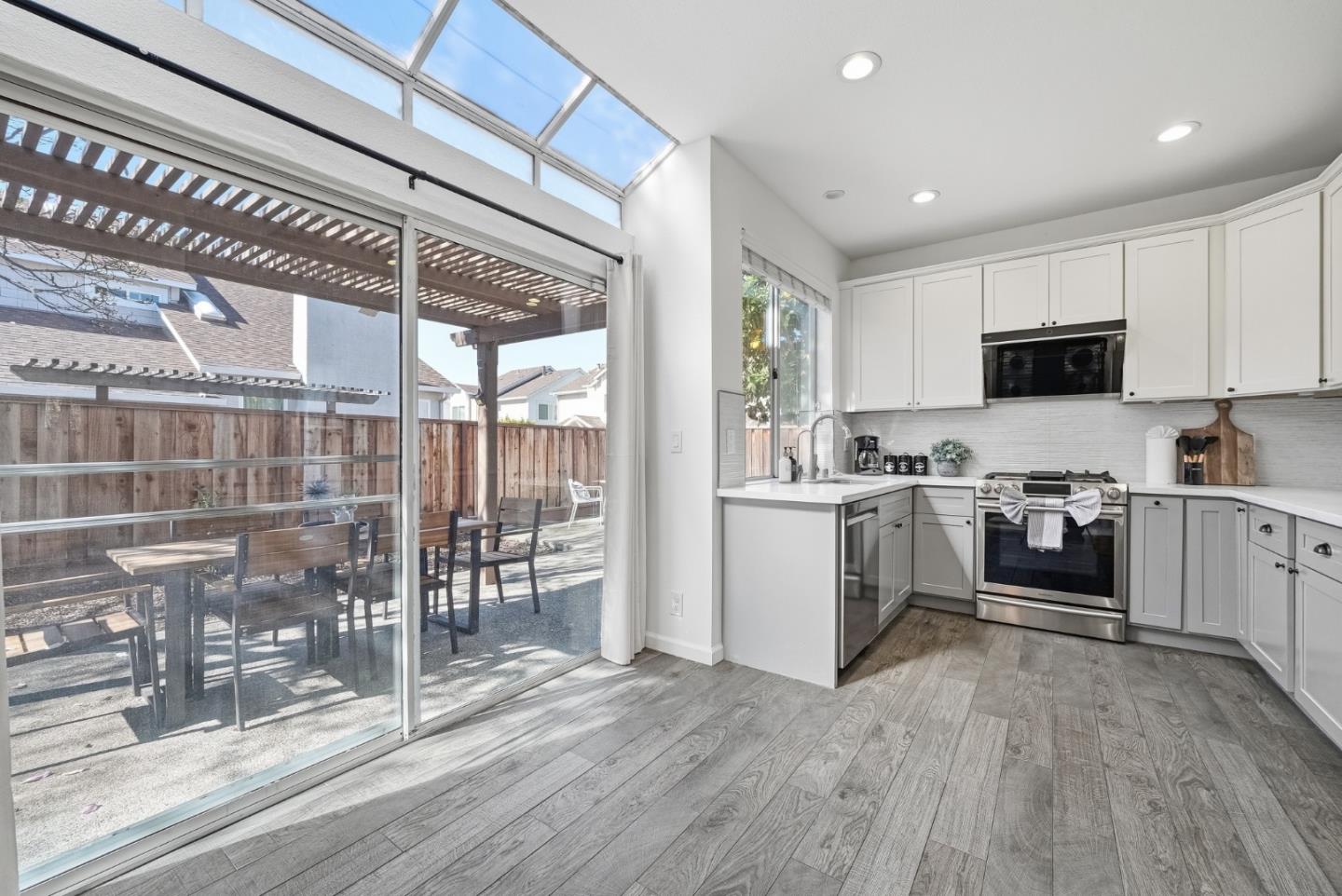 Detail Gallery Image 19 of 56 For 1608 Mission Springs Cir, San Jose,  CA 95131 - 4 Beds | 2/1 Baths