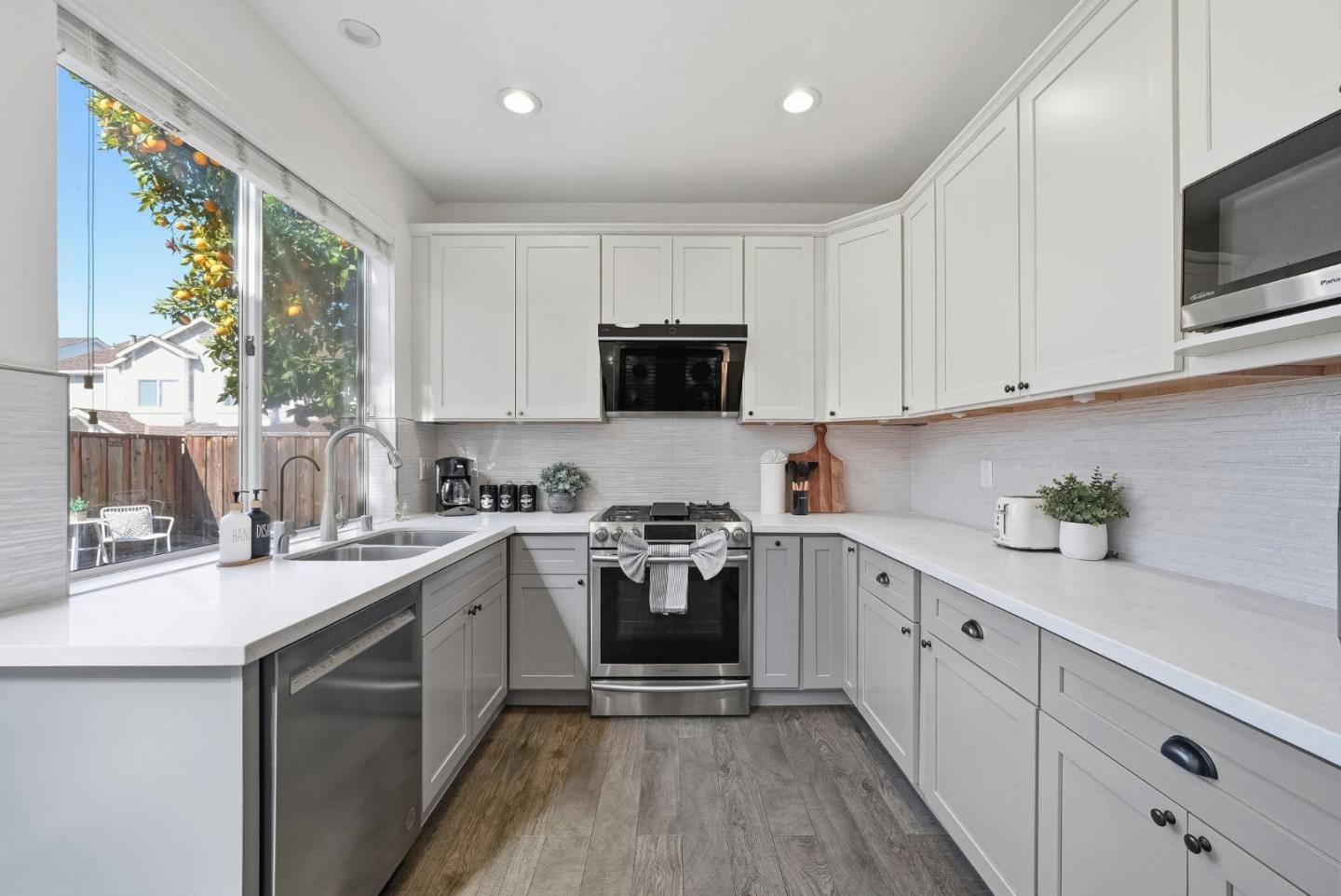 Detail Gallery Image 20 of 56 For 1608 Mission Springs Cir, San Jose,  CA 95131 - 4 Beds | 2/1 Baths