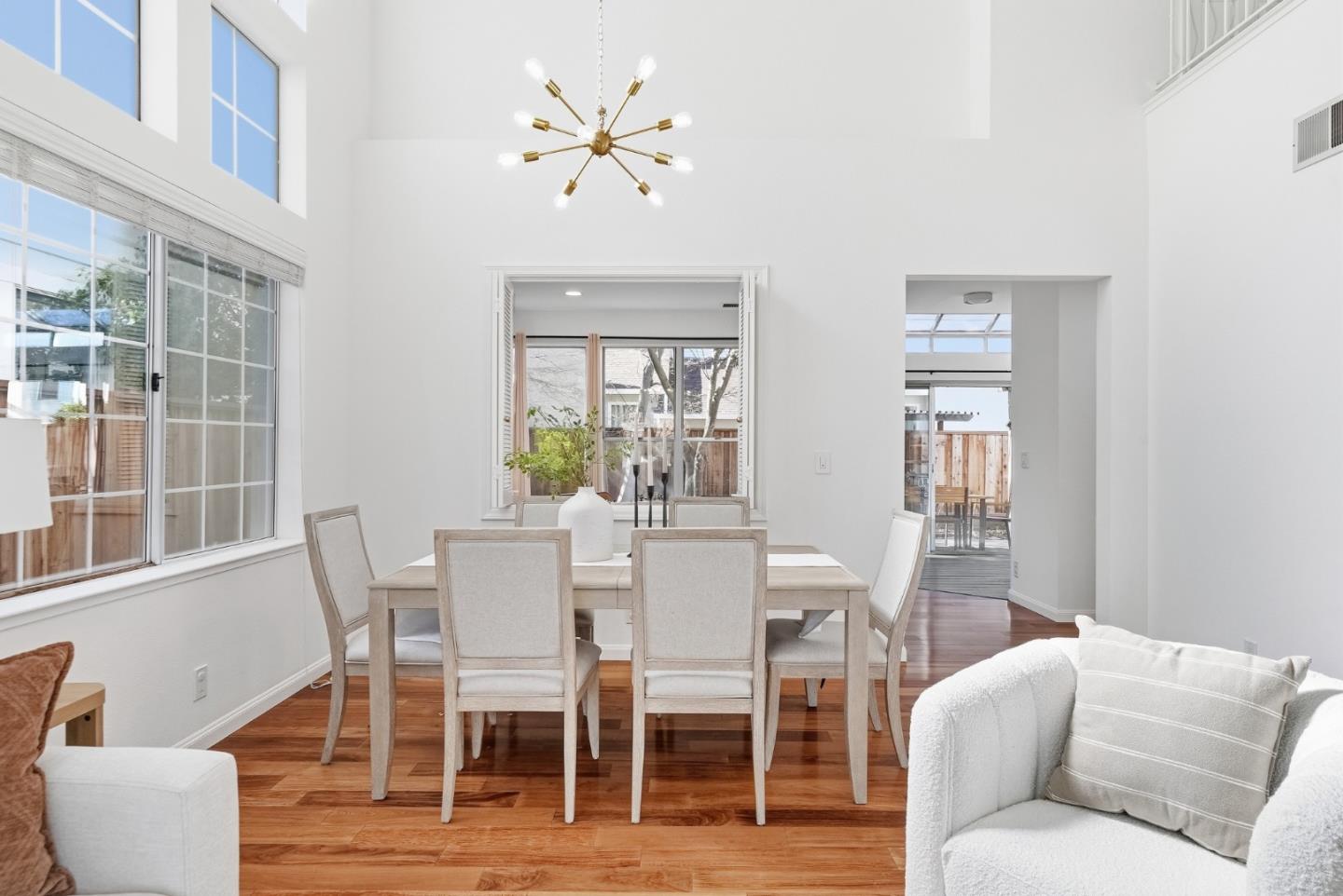 Detail Gallery Image 8 of 56 For 1608 Mission Springs Cir, San Jose,  CA 95131 - 4 Beds | 2/1 Baths