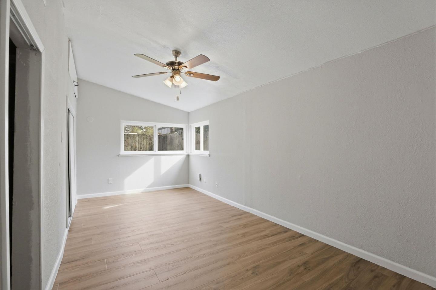 Detail Gallery Image 16 of 40 For 5741 39th St, Sacramento,  CA 95824 - 4 Beds | 3 Baths