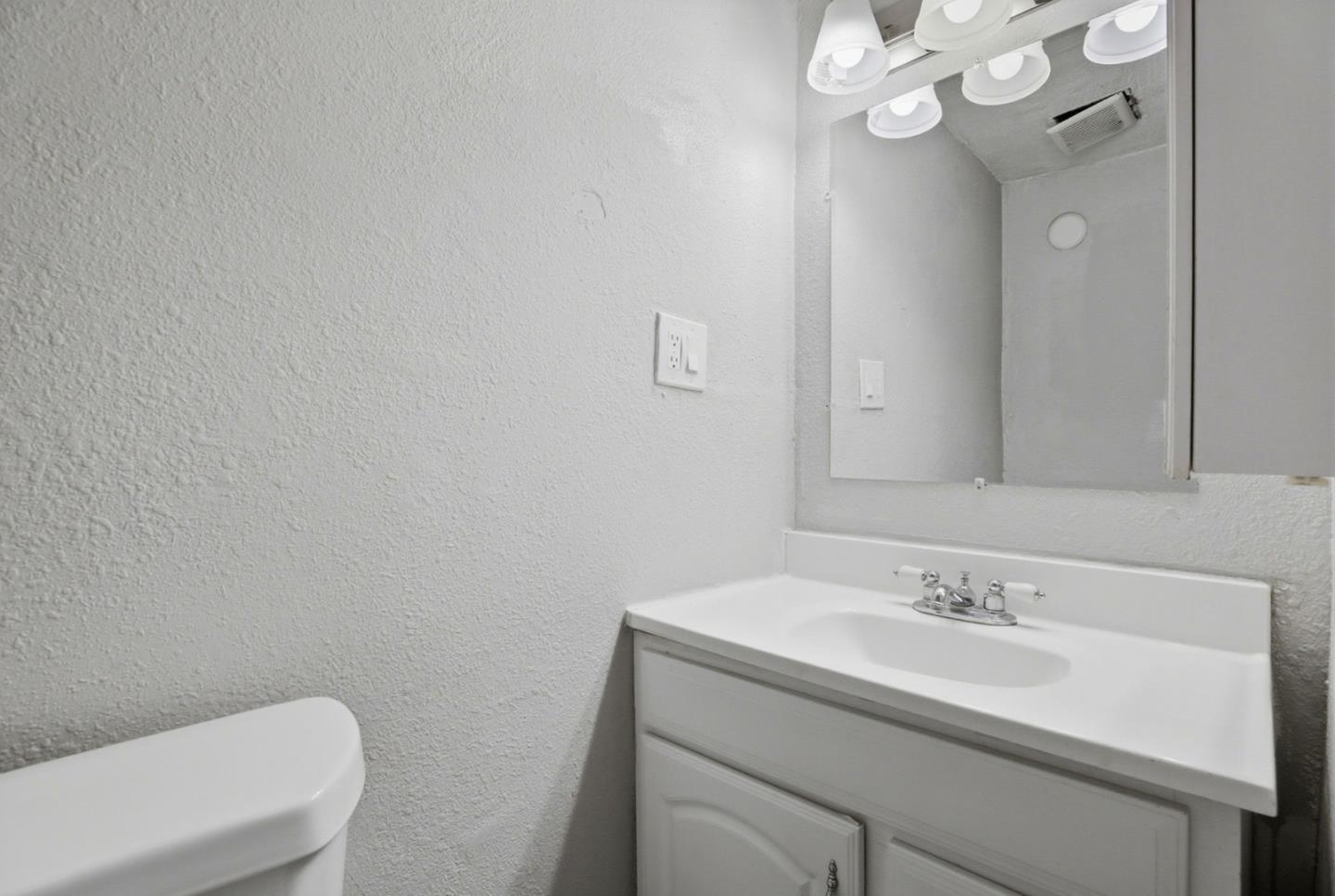 Detail Gallery Image 35 of 40 For 5741 39th St, Sacramento,  CA 95824 - 4 Beds | 3 Baths