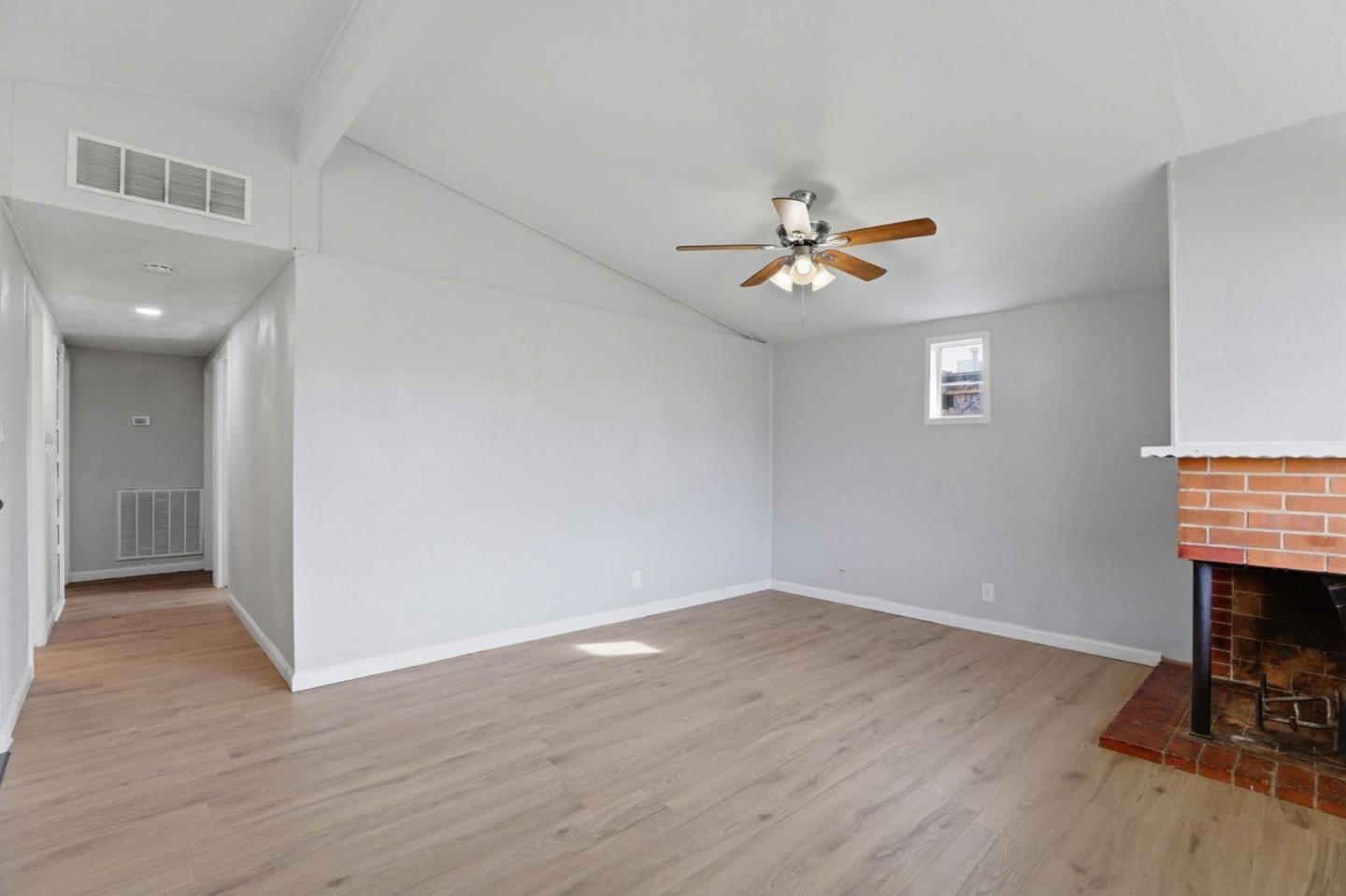 Detail Gallery Image 5 of 40 For 5741 39th St, Sacramento,  CA 95824 - 4 Beds | 3 Baths