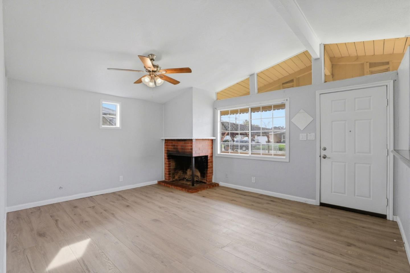 Detail Gallery Image 6 of 40 For 5741 39th St, Sacramento,  CA 95824 - 4 Beds | 3 Baths