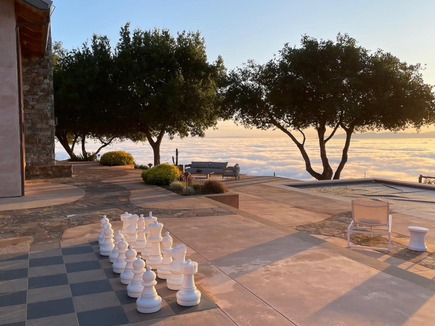 Detail Gallery Image 16 of 81 For 15060 Montebello Rd, Cupertino,  CA 95014 - 3 Beds | 3 Baths