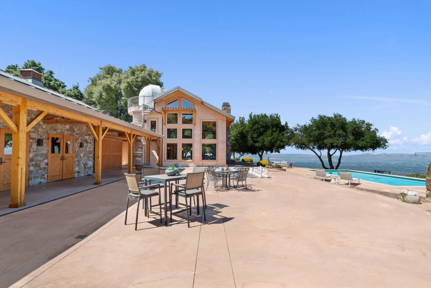 Detail Gallery Image 17 of 81 For 15060 Montebello Rd, Cupertino,  CA 95014 - 3 Beds | 3 Baths