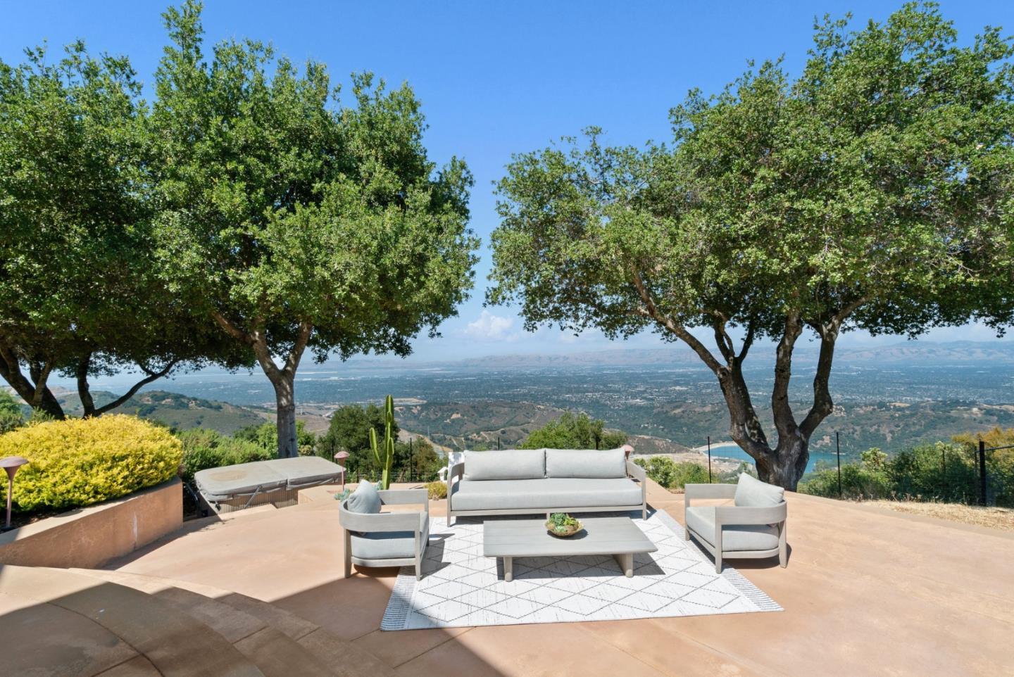 Detail Gallery Image 28 of 81 For 15060 Montebello Rd, Cupertino,  CA 95014 - 3 Beds | 3 Baths