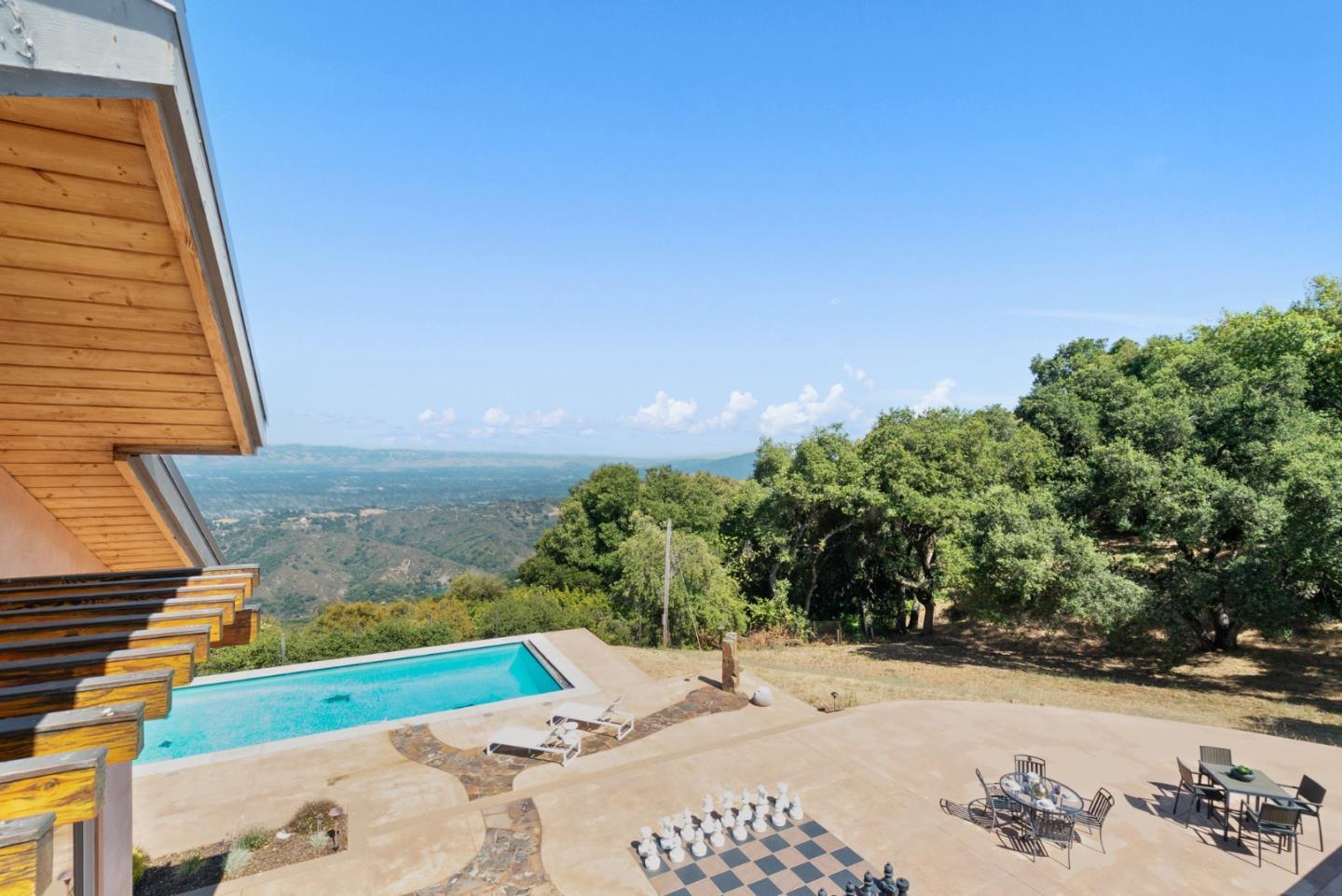 Detail Gallery Image 33 of 81 For 15060 Montebello Rd, Cupertino,  CA 95014 - 3 Beds | 3 Baths