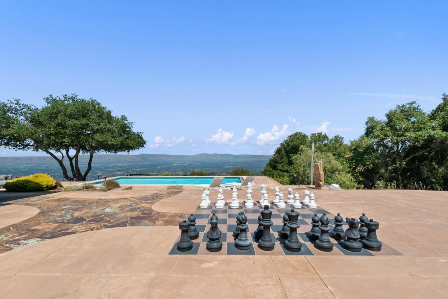 Detail Gallery Image 35 of 81 For 15060 Montebello Rd, Cupertino,  CA 95014 - 3 Beds | 3 Baths