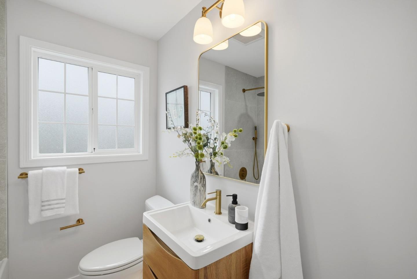 Detail Gallery Image 12 of 28 For 745 Birch Ave, San Mateo,  CA 94402 - 3 Beds | 1 Baths