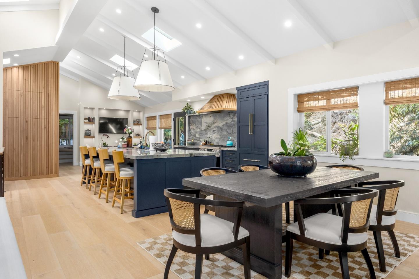 Detail Gallery Image 19 of 43 For 101 Endlich Dr, Santa Cruz,  CA 95060 - 5 Beds | 3/1 Baths