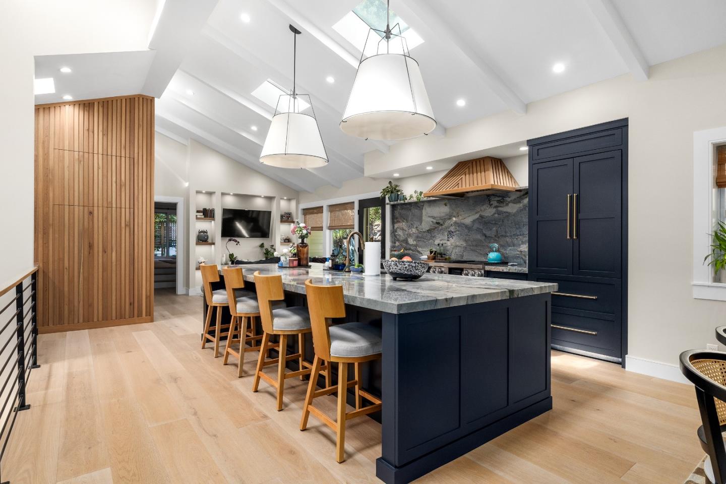 Detail Gallery Image 21 of 43 For 101 Endlich Dr, Santa Cruz,  CA 95060 - 5 Beds | 3/1 Baths