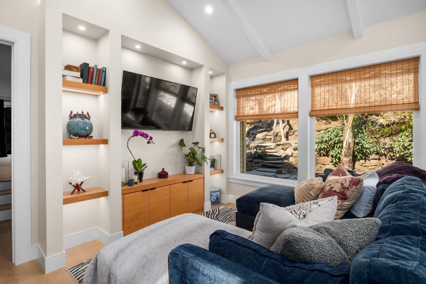 Detail Gallery Image 29 of 43 For 101 Endlich Dr, Santa Cruz,  CA 95060 - 5 Beds | 3/1 Baths