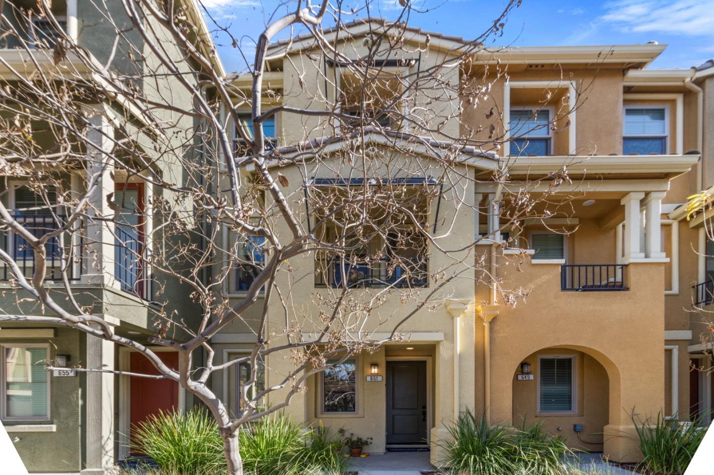 Detail Gallery Image 2 of 24 For 651 Cinnamon, Mountain View,  CA 94043 - 2 Beds | 2 Baths