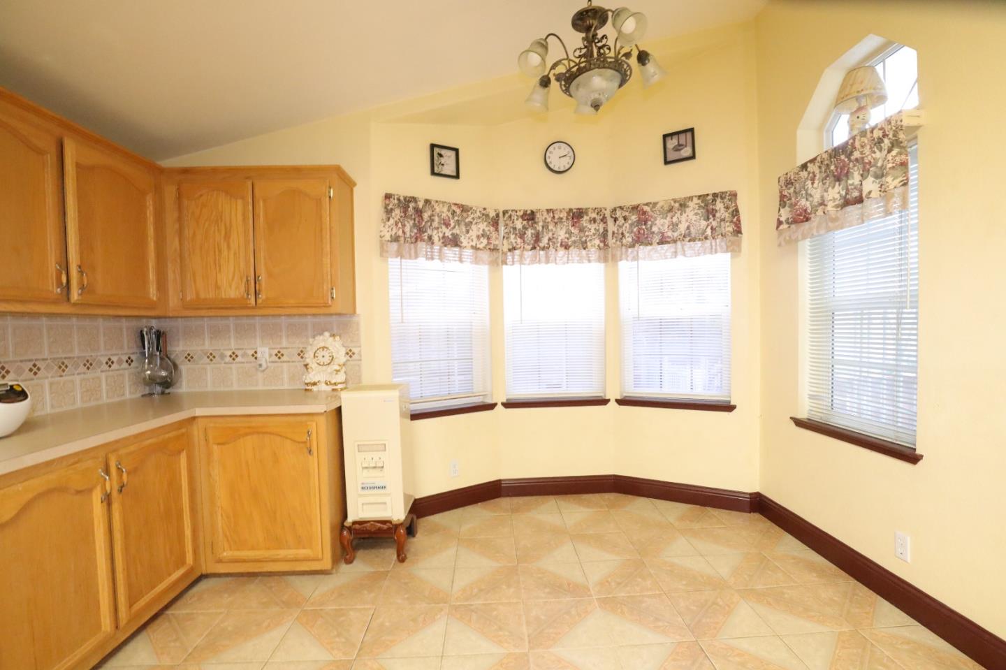 Detail Gallery Image 4 of 36 For 2151 Oakland Rd #412,  San Jose,  CA 95131 - 3 Beds | 2 Baths