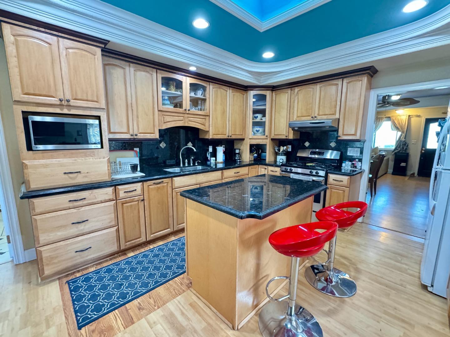 Detail Gallery Image 11 of 27 For 12785 Murphy Ave, San Martin,  CA 95046 - – Beds | – Baths