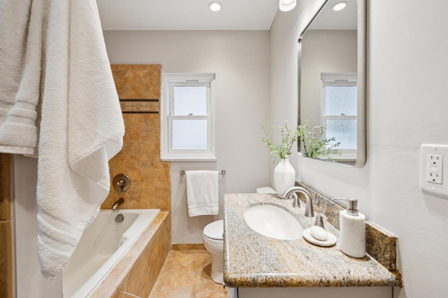 Detail Gallery Image 22 of 44 For 1140 Harbor Blvd, Belmont,  CA 94002 - 3 Beds | 1 Baths