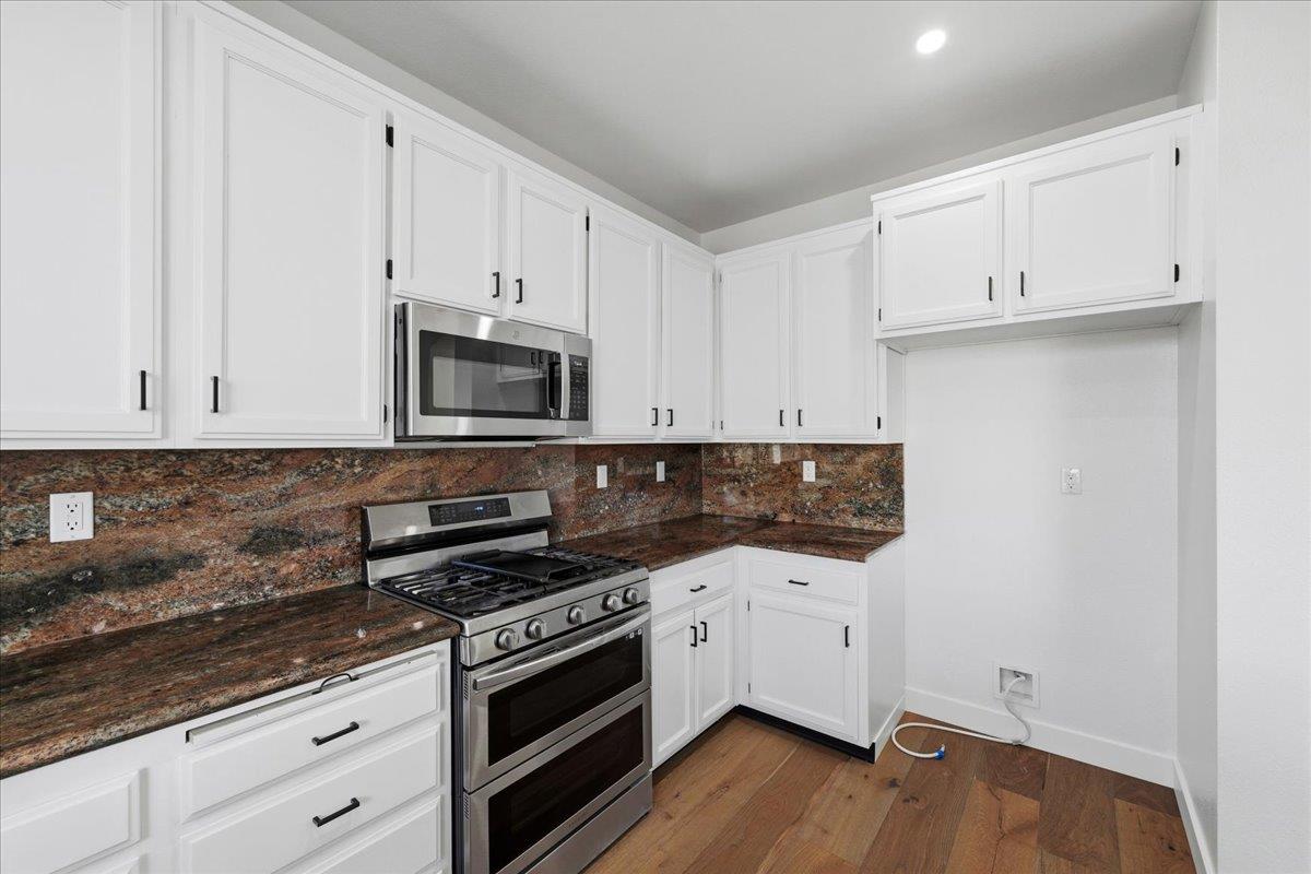 Detail Gallery Image 14 of 52 For 637 Powderhorn Ave, Santa Rosa,  CA 95407 - 4 Beds | 2/1 Baths