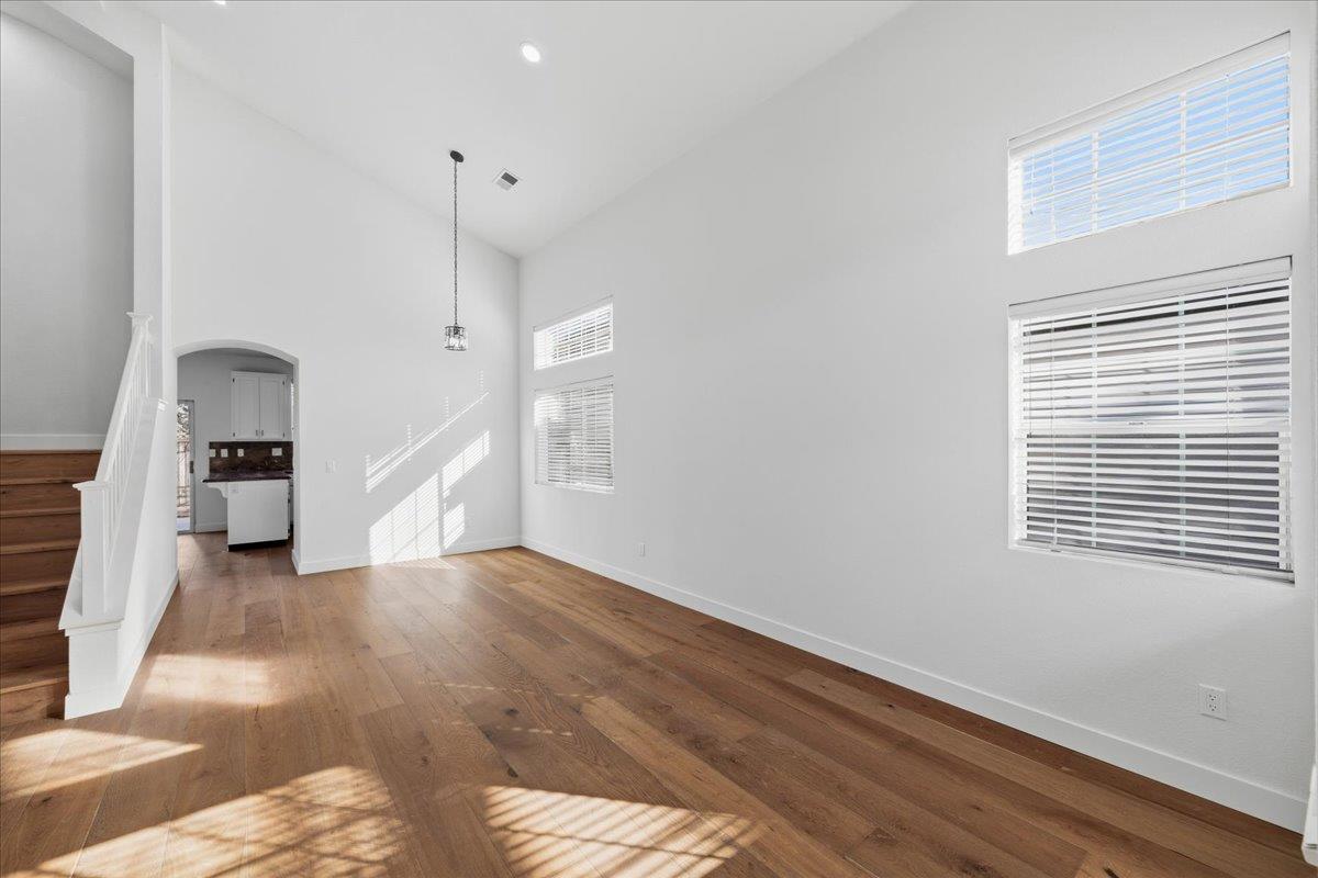 Detail Gallery Image 7 of 52 For 637 Powderhorn Ave, Santa Rosa,  CA 95407 - 4 Beds | 2/1 Baths