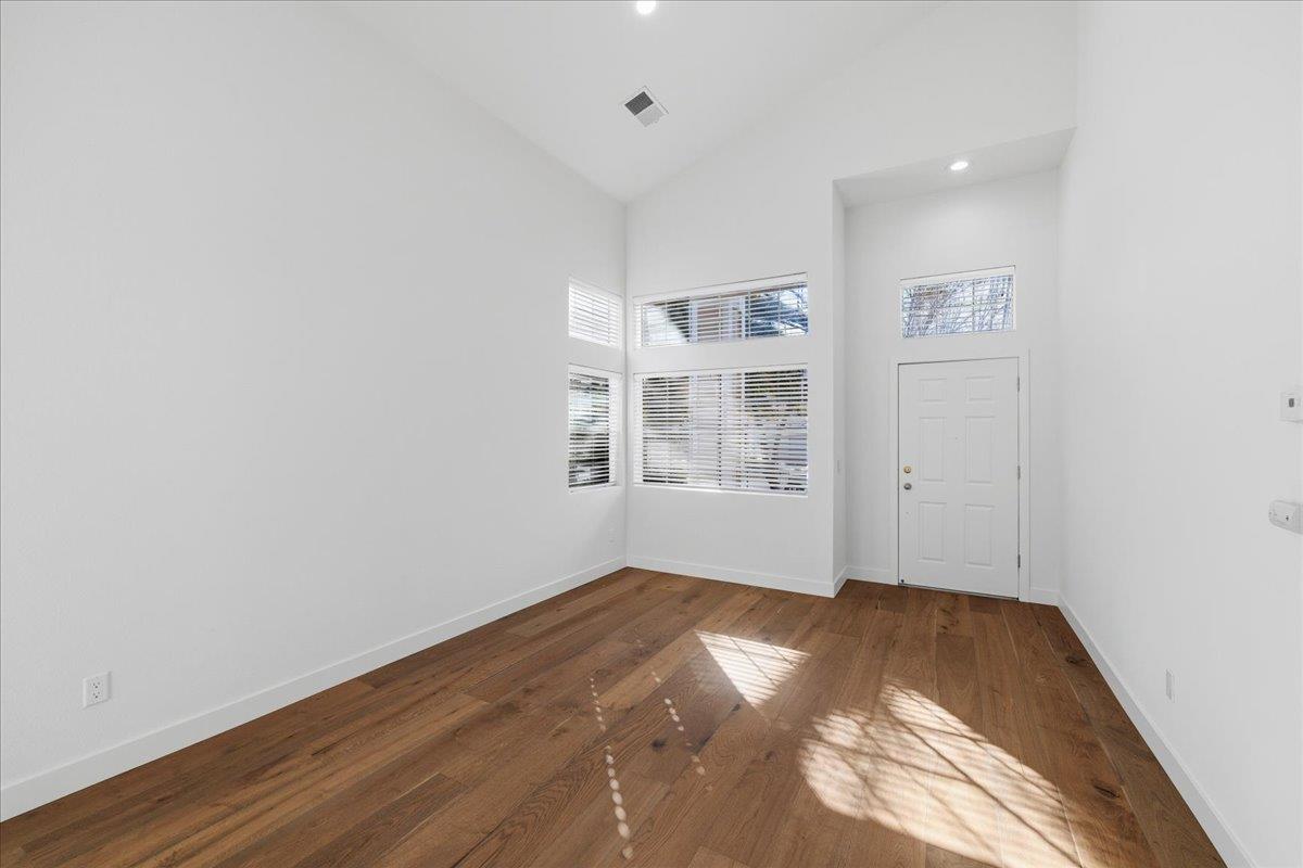 Detail Gallery Image 9 of 52 For 637 Powderhorn Ave, Santa Rosa,  CA 95407 - 4 Beds | 2/1 Baths