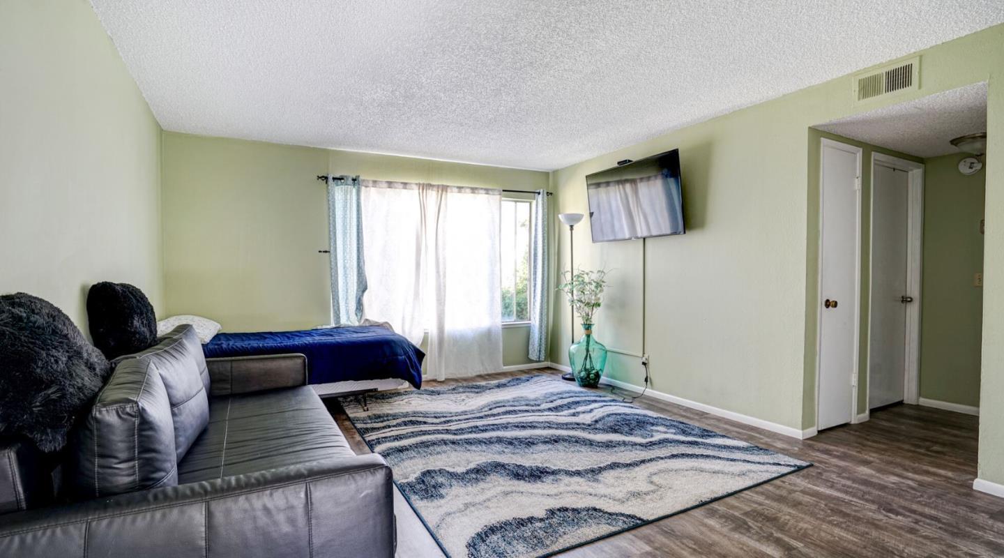 Detail Gallery Image 10 of 14 For 16 Marian Ct, San Rafael,  CA 94901 - – Beds | – Baths