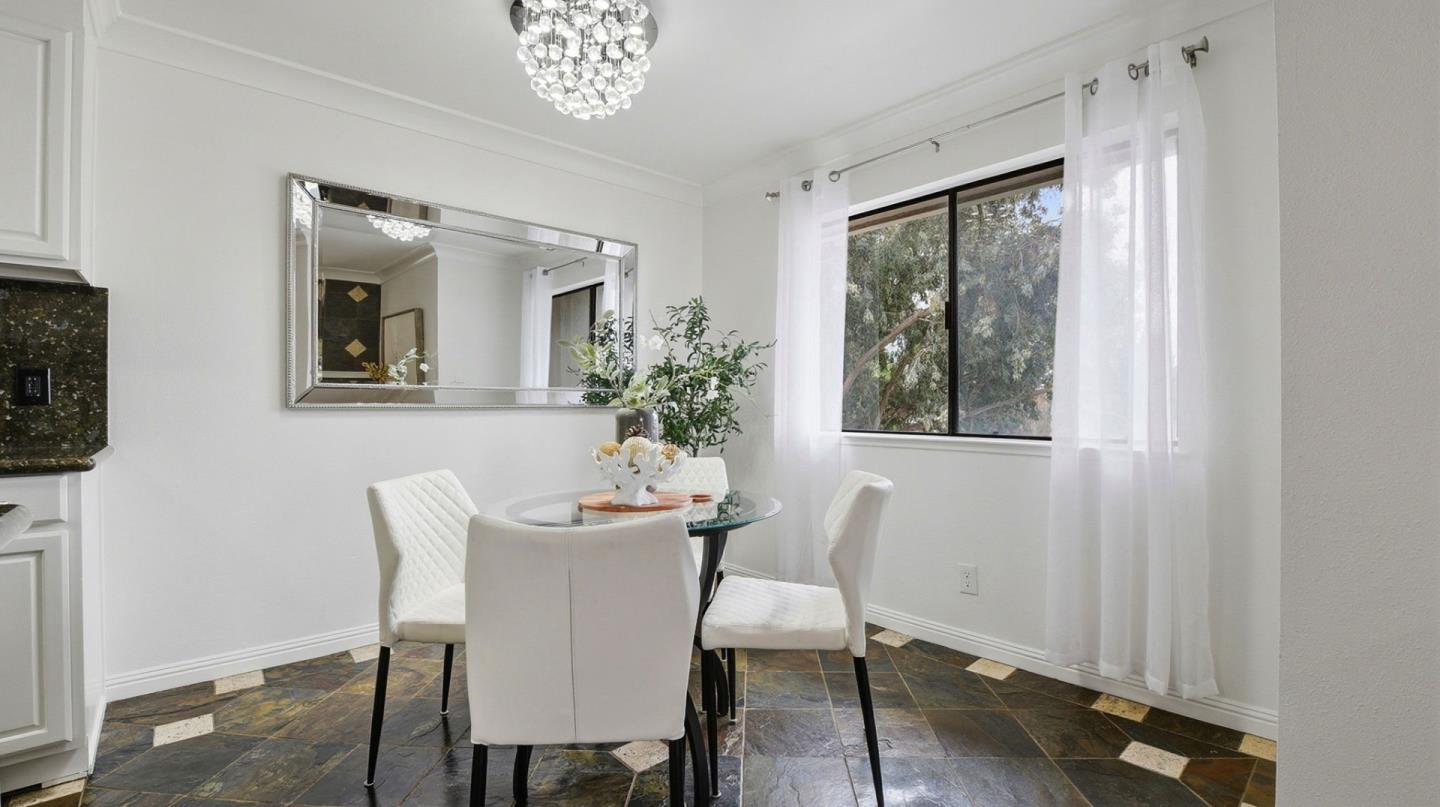 Detail Gallery Image 10 of 29 For 400 Ortega Ave #313,  Mountain View,  CA 94040 - 2 Beds | 1 Baths