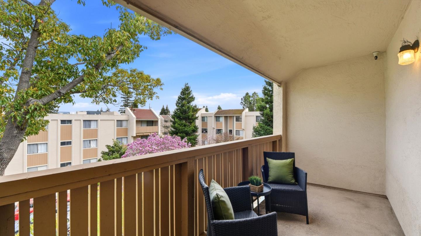 Detail Gallery Image 24 of 29 For 400 Ortega Ave #313,  Mountain View,  CA 94040 - 2 Beds | 1 Baths