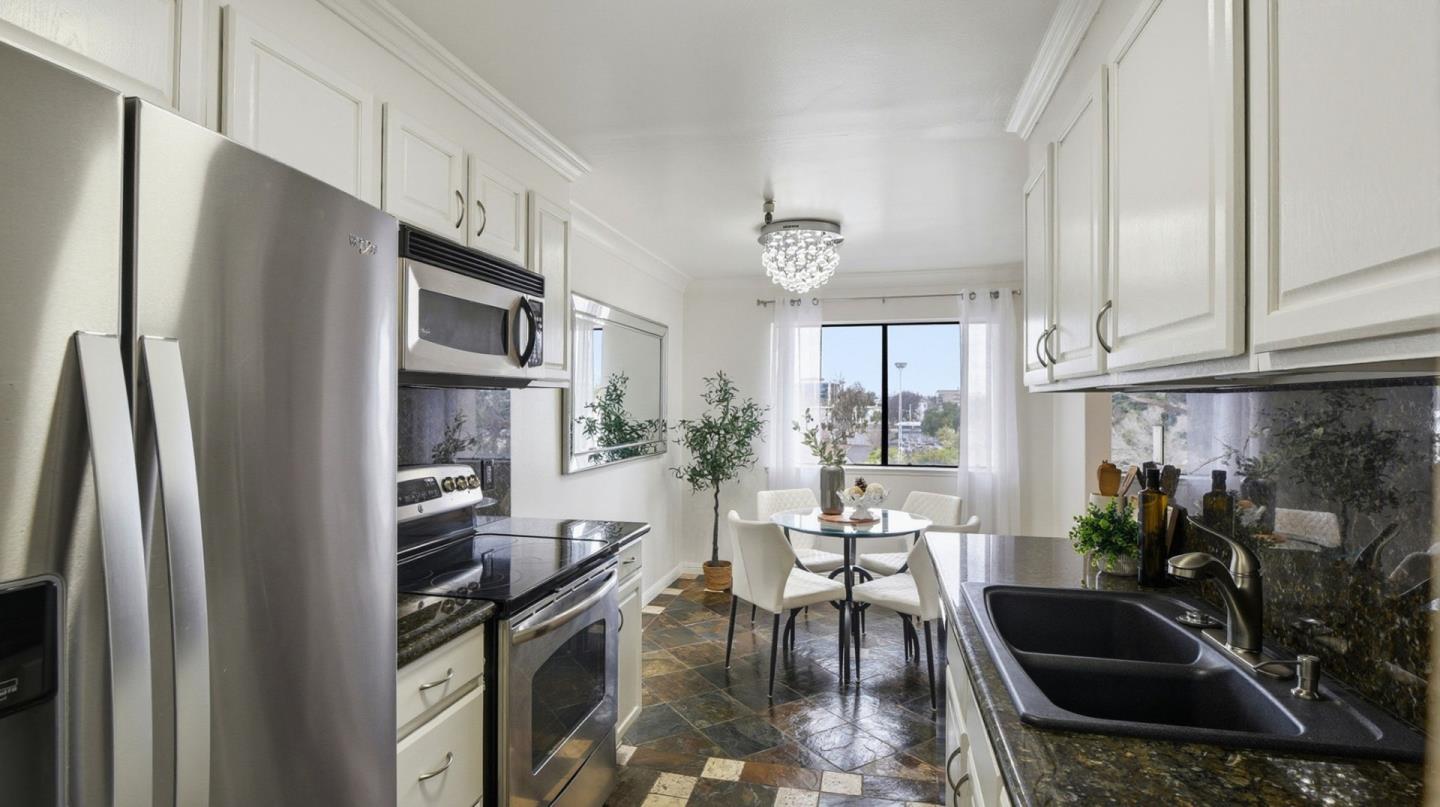 Detail Gallery Image 5 of 29 For 400 Ortega Ave #313,  Mountain View,  CA 94040 - 2 Beds | 1 Baths